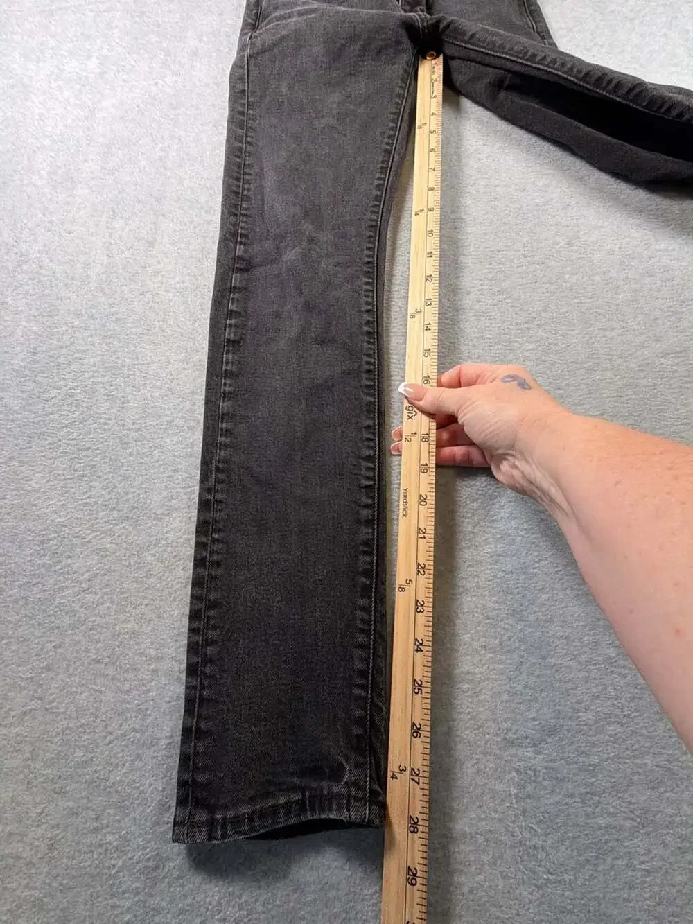 Levi's Premium Black Denim Slim Skinny Jeans E